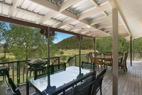 Rosamund House In Broke 4br House In Walking Distance To Cellar Doors - Kingaroy Accommodation 0