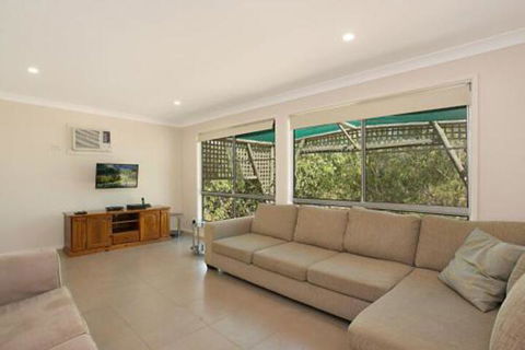 Rosamund House In Broke 4br House In Walking Distance To Cellar Doors - Kingaroy Accommodation 6