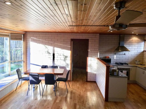 Romantic Getaway With Spa & Wifi Pet Friendly - Kingaroy Accommodation 5