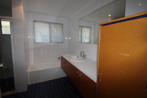 SEAMIST - Kingaroy Accommodation 2