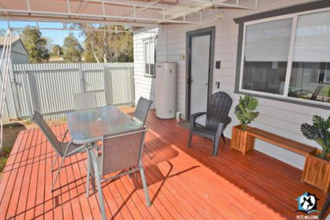 Just Renovated 2BR Cottage In Heart Of Wentworth - Kingaroy Accommodation 1