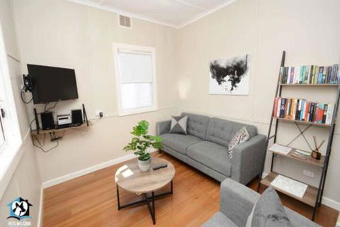 Just Renovated 2BR Cottage In Heart Of Wentworth - Kingaroy Accommodation 5