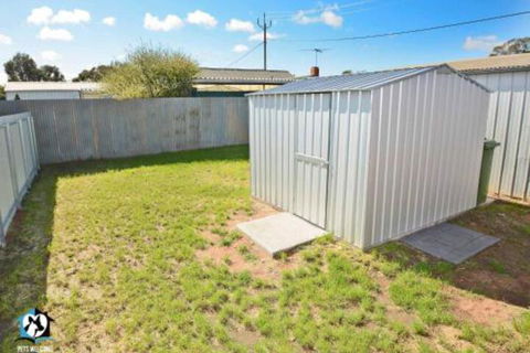 Just Renovated 2BR Cottage In Heart Of Wentworth - Kingaroy Accommodation 2