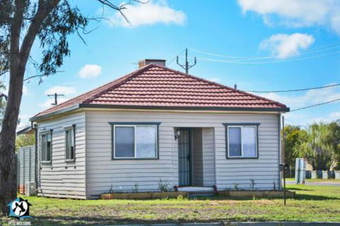 Just Renovated 2BR Cottage In Heart Of Wentworth - Kingaroy Accommodation 3