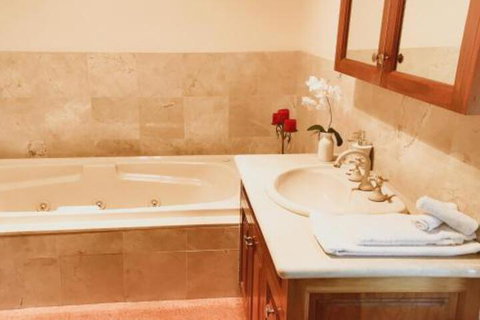 River Vista - Kingaroy Accommodation 7