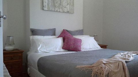 Book Keepers Cottage - Kingaroy Accommodation 4