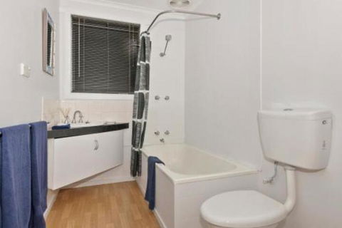 Elkie Villa 2 Bedroom Unit Burnie - Kingaroy Accommodation 5