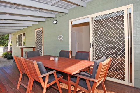 24 Sundew Street Mudjimba 500 Bond Pet Friendly Linen Supplied WIFI Air Cond. - Kingaroy Accommodation 2