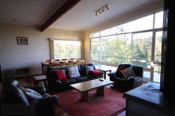 Fairways Close - Kingaroy Accommodation 6