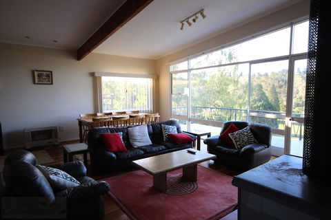 Fairways Close - Kingaroy Accommodation 1