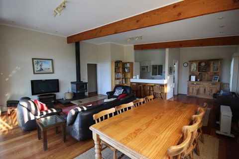 Fairways Close - Kingaroy Accommodation 0