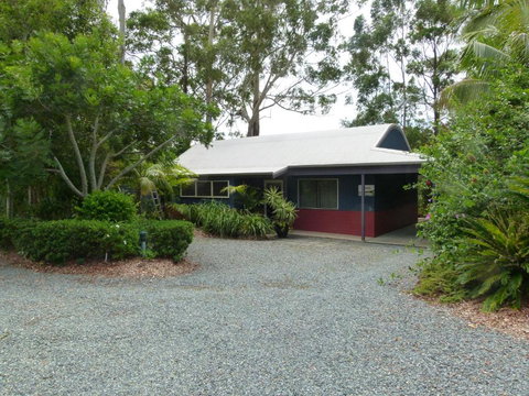 Lake Russell Lakeside Retreat - Kingaroy Accommodation 6