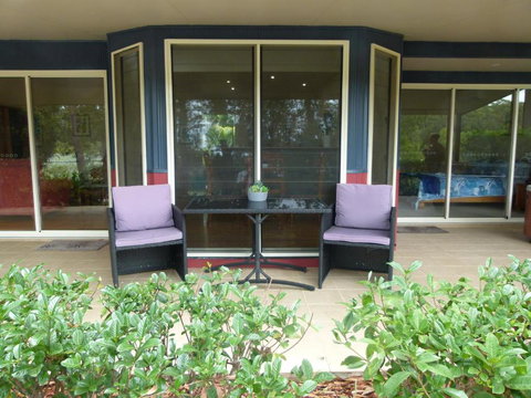 Lake Russell Lakeside Retreat - Kingaroy Accommodation 3