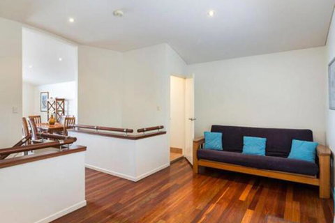 Lookout Unit 2 - Kingaroy Accommodation 4