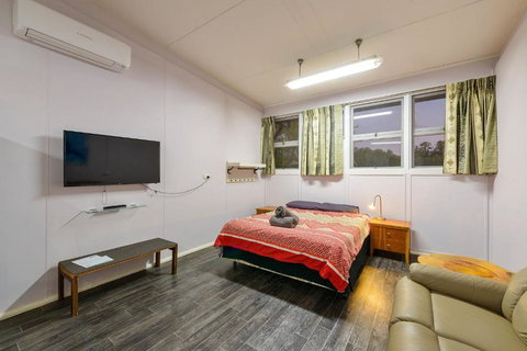 Getaway Villas Unit 38 10 2 Bedroom Self Contained Accommodation - Kingaroy Accommodation 6