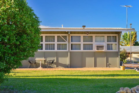Getaway Villas Unit 38 10 2 Bedroom Self Contained Accommodation - Kingaroy Accommodation 5