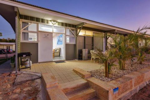 Getaway Villas Unit 38 10 2 Bedroom Self Contained Accommodation - Kingaroy Accommodation 0