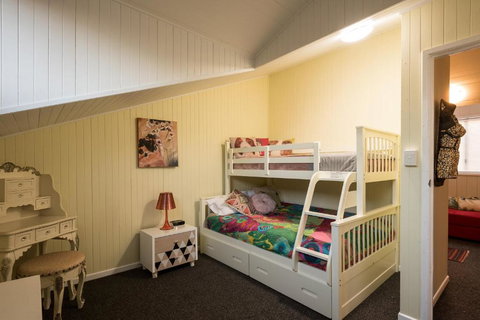 Land Of Lost Treasure - Kingaroy Accommodation 2