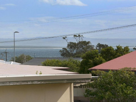 Urchins Funky Comfort & Style - Kingaroy Accommodation 2