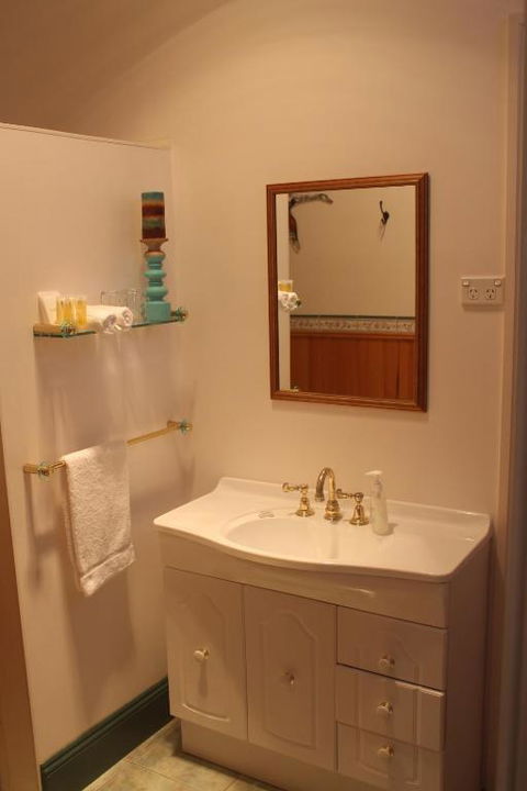 Gardenia House - Kingaroy Accommodation 3