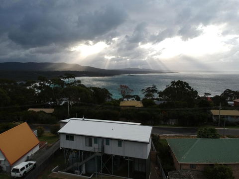 GRANITE BEACH HOUSE At Bay Of Fires - Kingaroy Accommodation 1