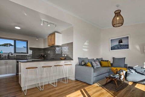 GRANITE BEACH HOUSE At Bay Of Fires - Kingaroy Accommodation 6
