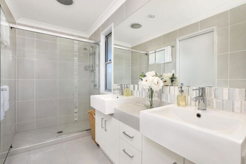 53 Northbeach Place Mudjimba - Kingaroy Accommodation 2