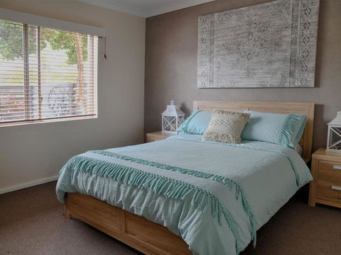 Sandy Bottoms With WiFi Just Moments From Beach - Kingaroy Accommodation 4