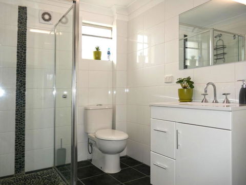 Sandy Bottoms With WiFi Just Moments From Beach - Kingaroy Accommodation 5