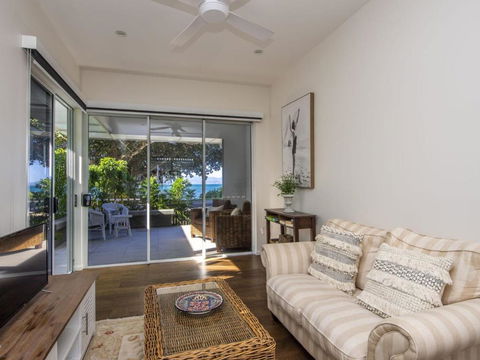 Reflections Topaz Villa - Kingaroy Accommodation 1