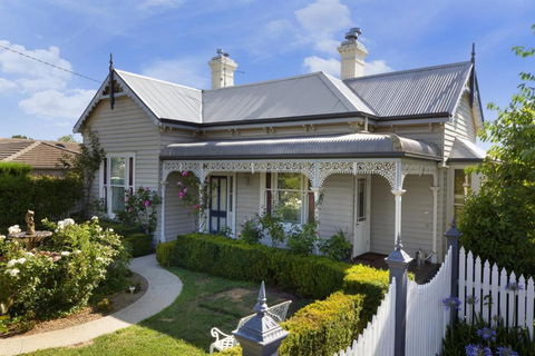 Lake Daylesford Country House - Kingaroy Accommodation 4