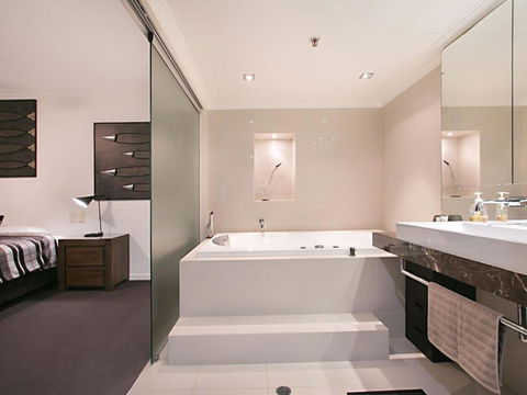 Seascape Apartments Unit 1201A Luxury Apartment With Views Of The Gold Coast & Hinterland - Kingaroy Accommodation 6