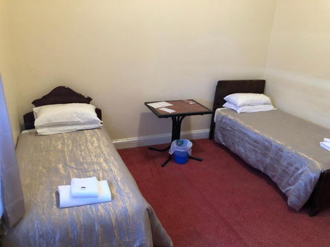 Commercial Hotel Morgan - Kingaroy Accommodation 4
