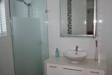 Deepwater Cove Unit 7 68 Lower Gay Terrace Bulcock Beach - Kingaroy Accommodation 5