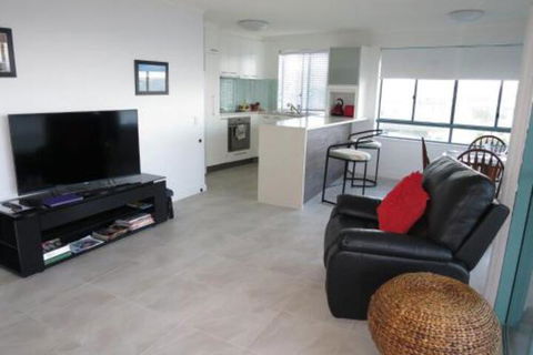 Deepwater Cove Unit 7 68 Lower Gay Terrace Bulcock Beach - Kingaroy Accommodation 3