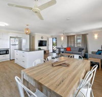 Upstairs  Downstairs 81 Denman Camp Rd - Kingaroy Accommodation