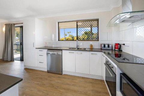 Comfy & Cosy (Upstairs) - Kingaroy Accommodation 6