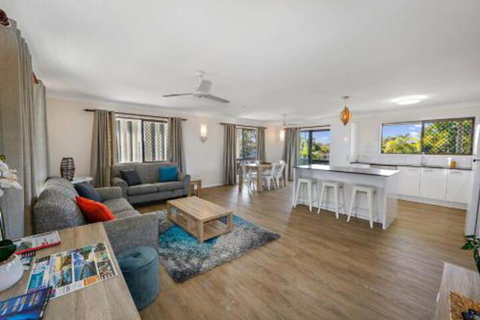 Comfy & Cosy (Upstairs) - Kingaroy Accommodation 3