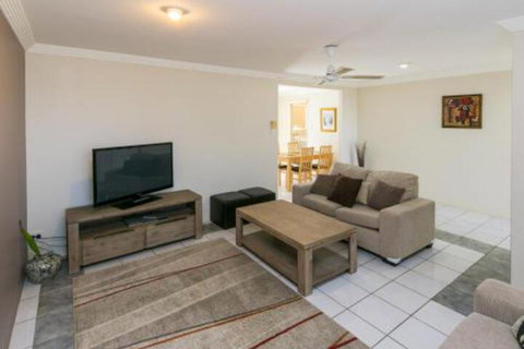 Superb Location Hervey Bay - Kingaroy Accommodation 0