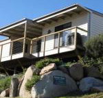 KINGFISHER COTTAGE Beachfront at the Binalong Bay - Kingaroy Accommodation