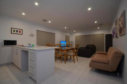 Park View Modern House - Kingaroy Accommodation 4