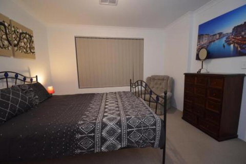 Park View Modern House - Kingaroy Accommodation 2