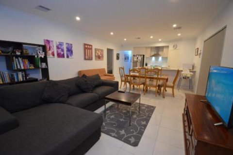 Park View Modern House - Kingaroy Accommodation 0