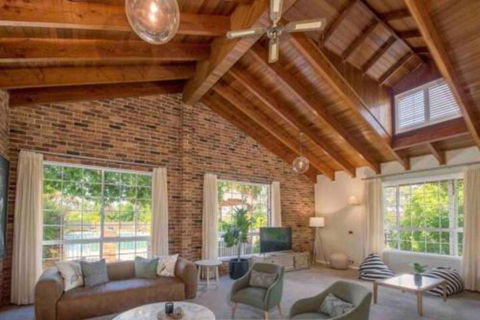Luxurious Home On 5 Acres Close To CBD Sleeps 18 - Kingaroy Accommodation 0
