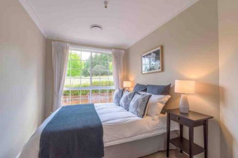 Luxurious Home On 5 Acres Close To CBD Sleeps 18 - Kingaroy Accommodation 6