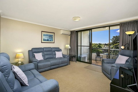 HAMP1 Bright Apartment In Cremorne - Kingaroy Accommodation 7