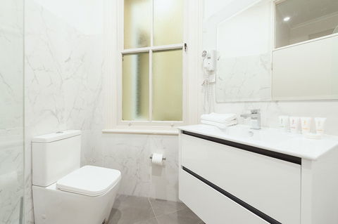 Stunning Sydney Home 1 - Kingaroy Accommodation 6