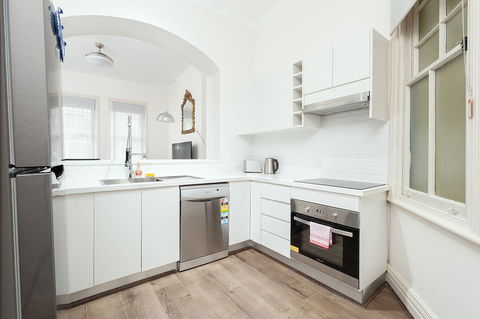 Stunning Sydney Home 1 - Kingaroy Accommodation 5