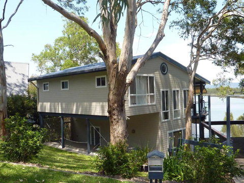 Green Point Lakehouse - Kingaroy Accommodation 3