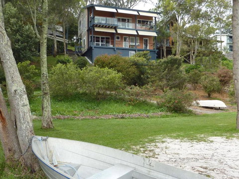 Green Point Lakehouse - Kingaroy Accommodation 2